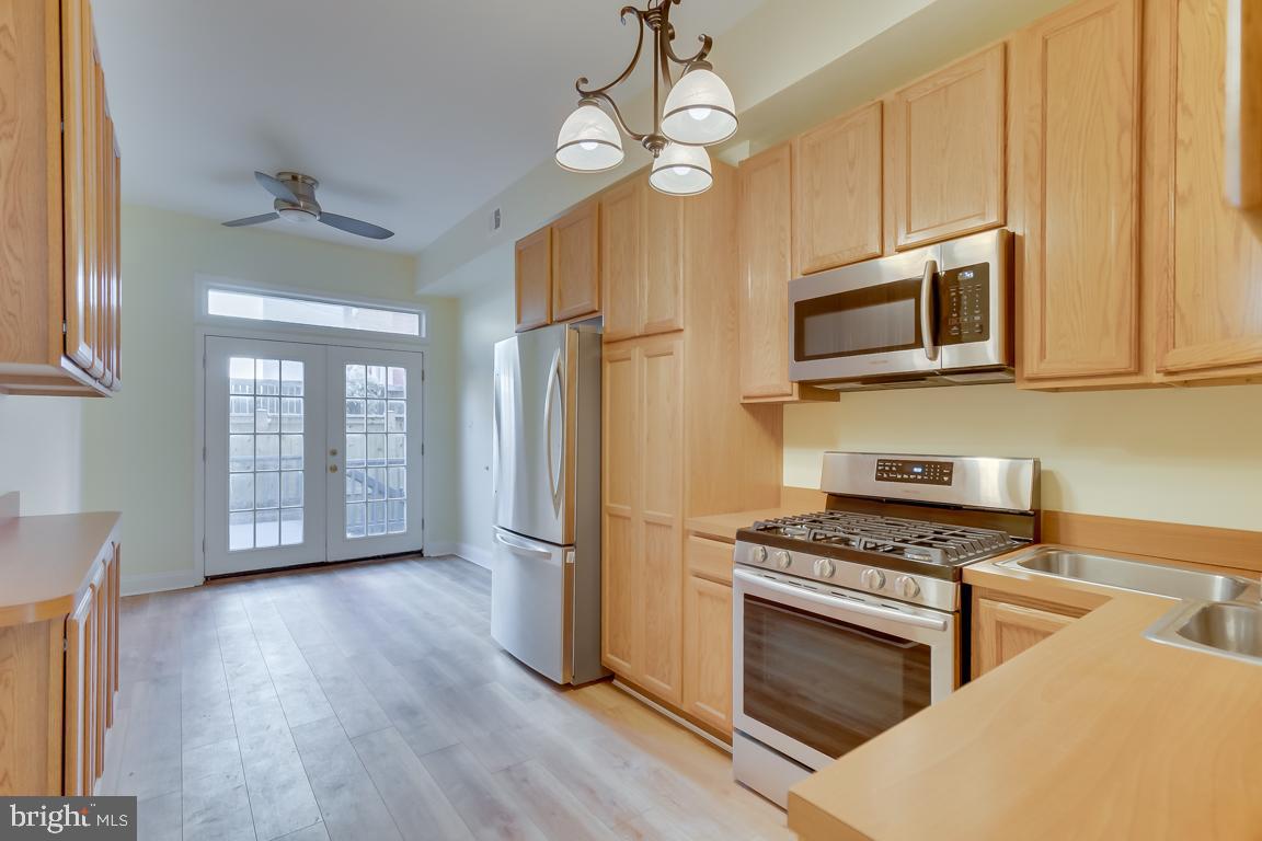 232 G Street Northeast Washington, DC 20002 - Photo 5 of 42