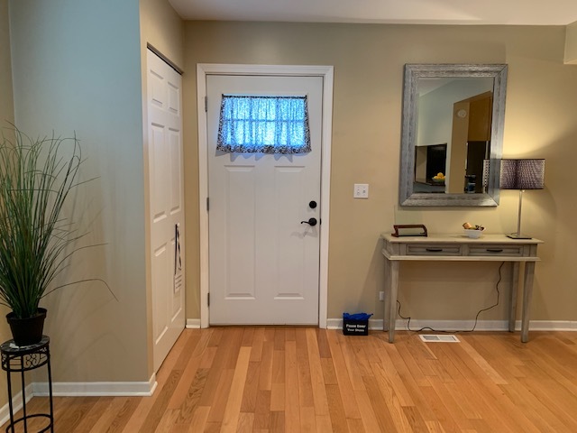 312 Russet Way Vernon Hills, IL 60061 - Photo 3 of 32