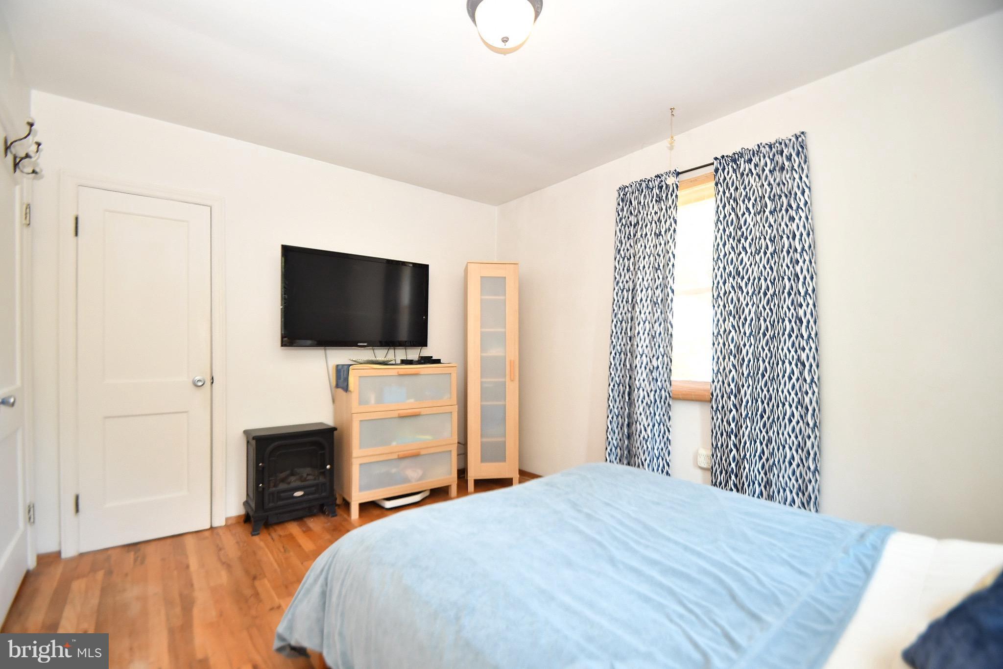 4723 Raspe Avenue Baltimore, MD 21206 - Photo 15 of 28 Bedroom