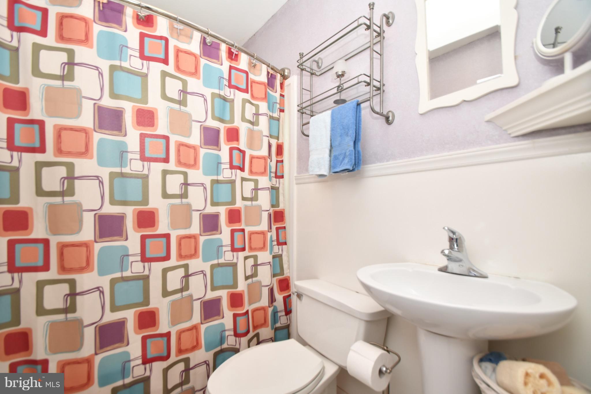 4723 Raspe Avenue Baltimore, MD 21206 - Photo 20 of 28 Bath