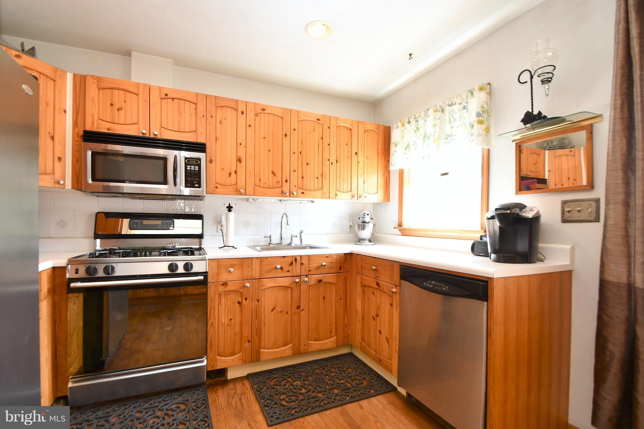 4723 Raspe Avenue Baltimore, MD 21206 - Photo 8 of 28 Kitchen