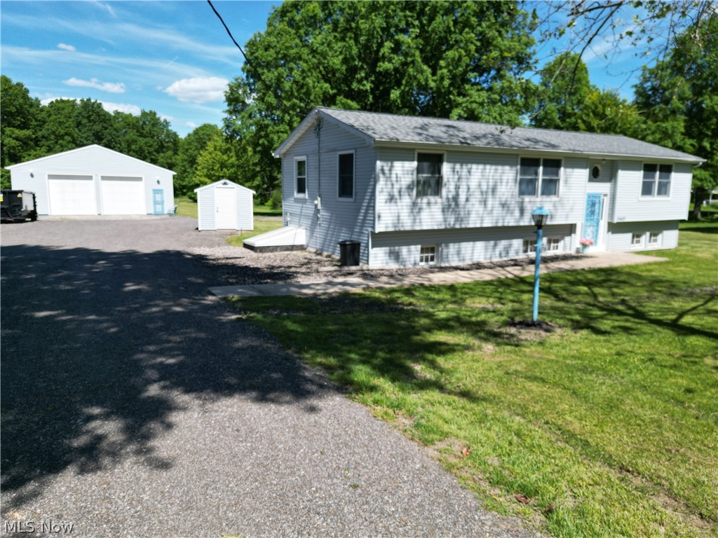 10685 Scotts Corner Road Diamond, OH 44412 - Photo 2 of 43