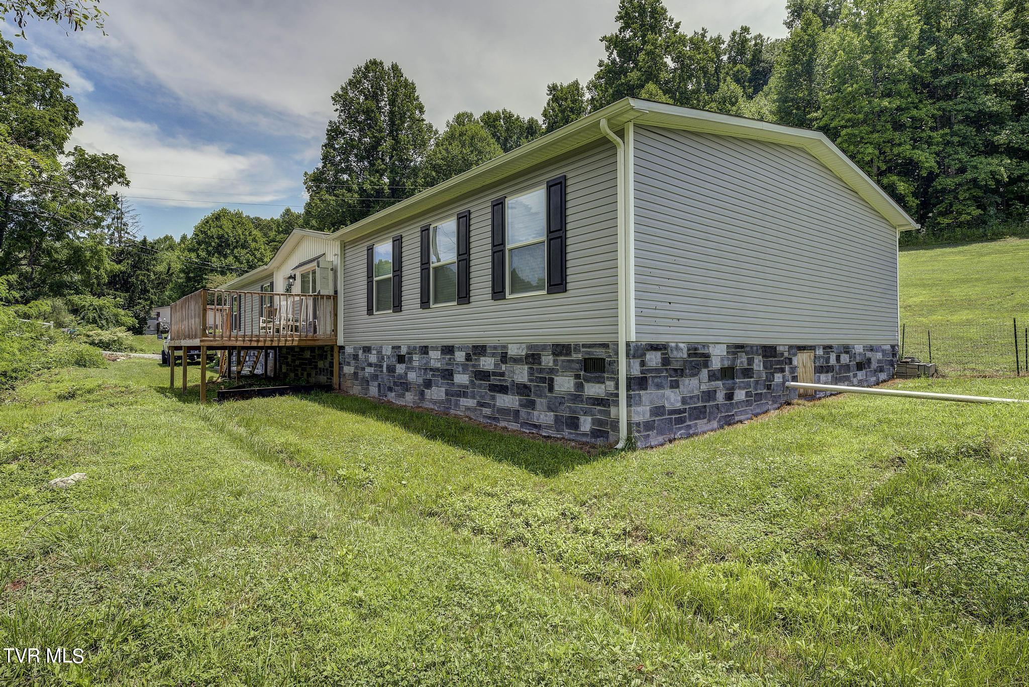 658 Willow Springs Road Elizabethton, TN 37643 - Photo 4 of 58 Exterior Willow Springs (5)