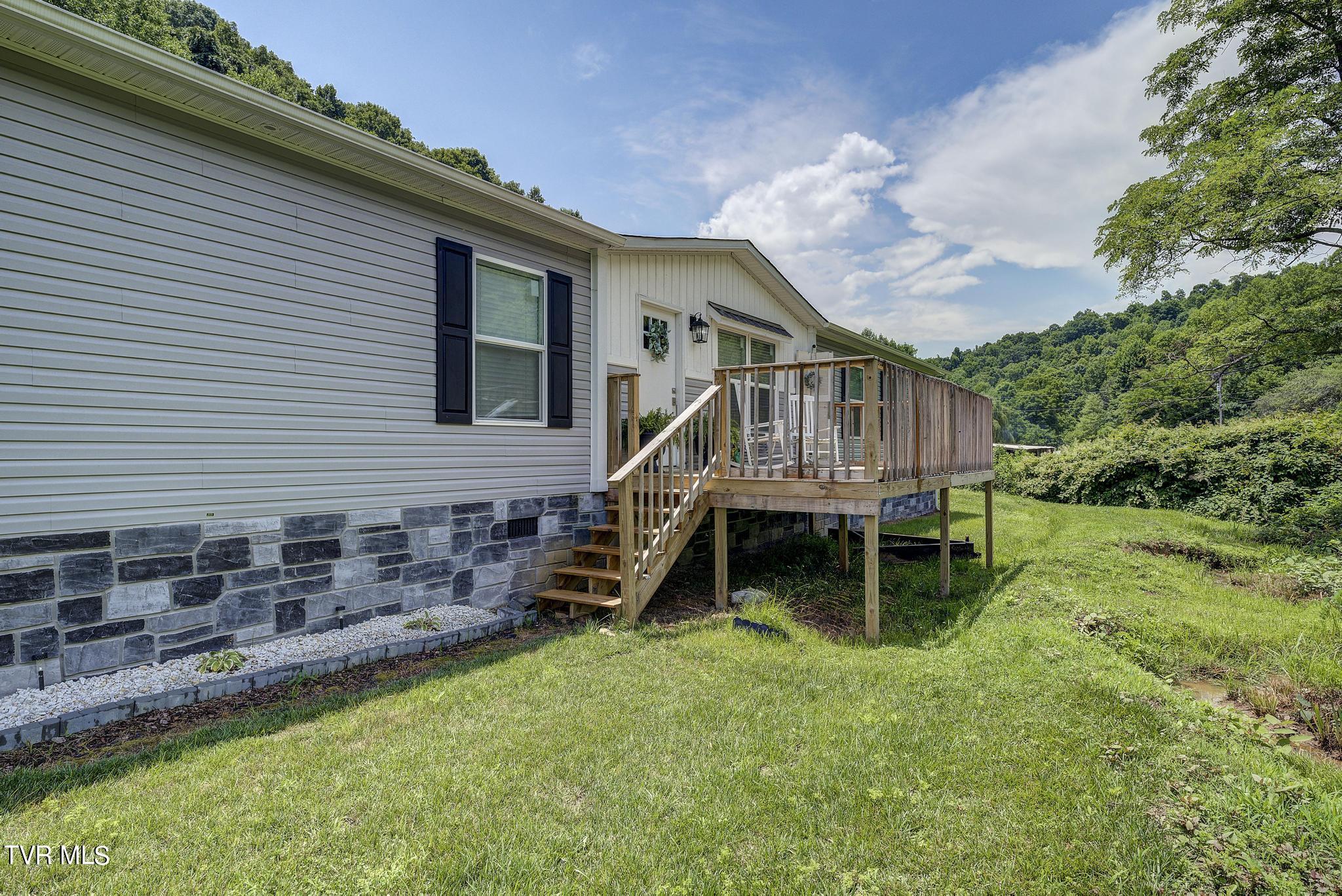 658 Willow Springs Road Elizabethton, TN 37643 - Photo 5 of 58 Exterior Willow Springs (6)
