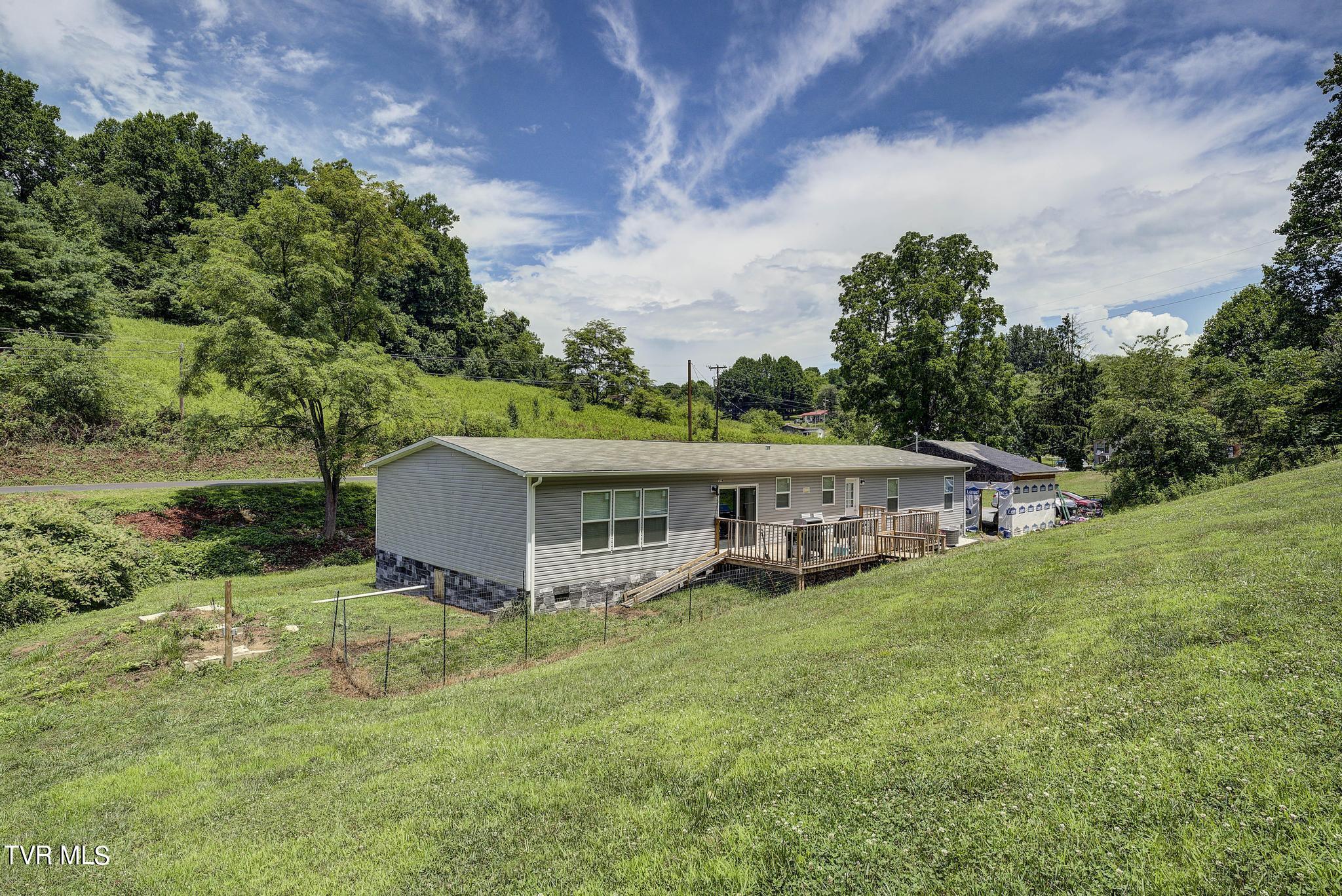658 Willow Springs Road Elizabethton, TN 37643 - Photo 7 of 58 Exterior Willow Springs (4)