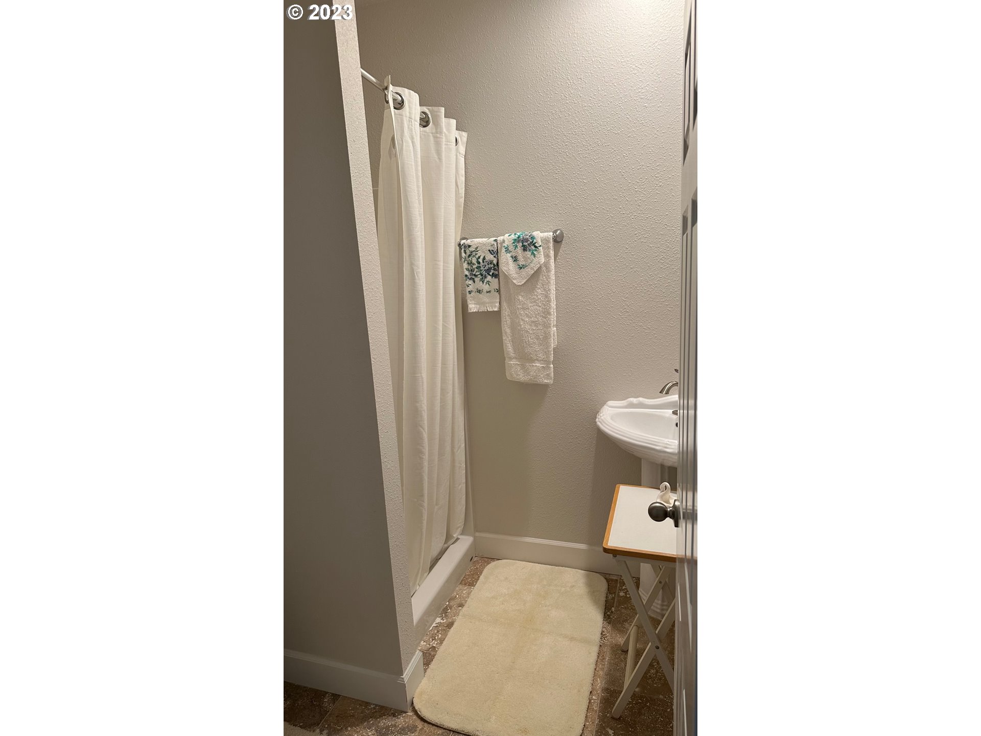 746 Divot Loop Sutherlin, OR 97479 - Photo 12 of 32 a bathroom with a toilet