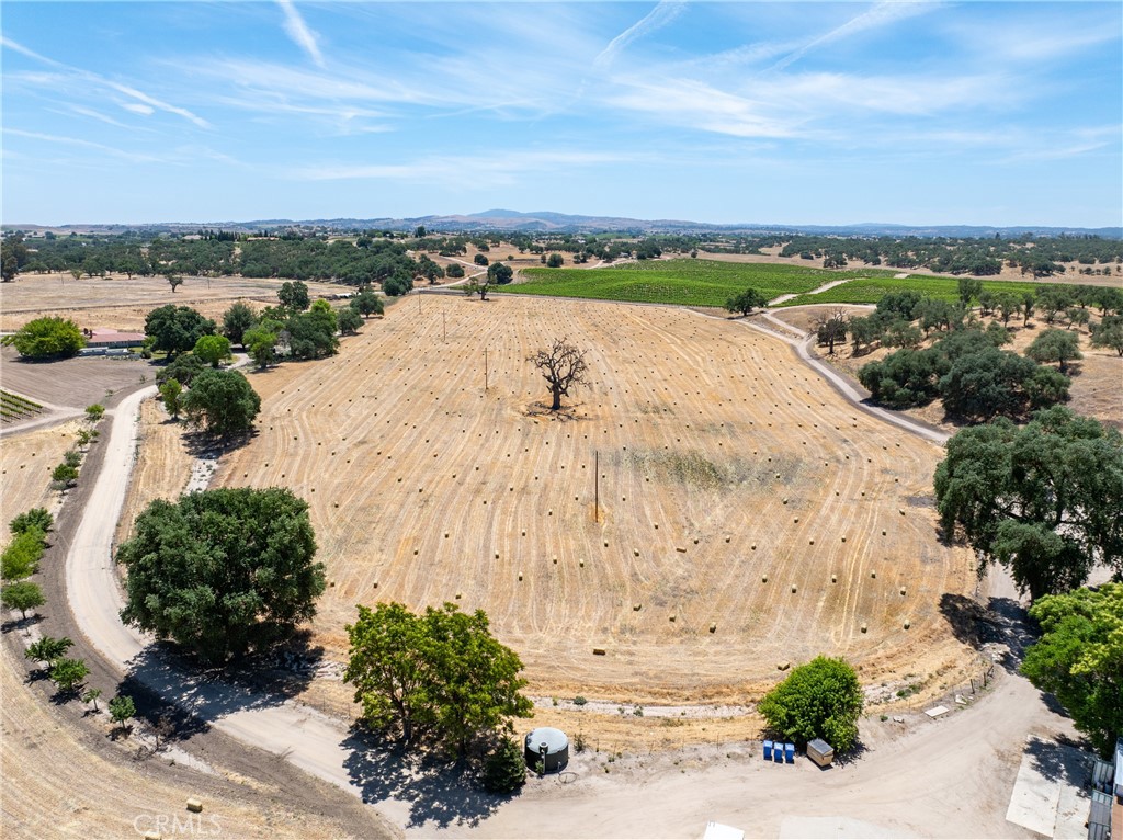 5275 Camp 8 Road Paso Robles, CA 93446 - Photo 20 of 32 a view of a city