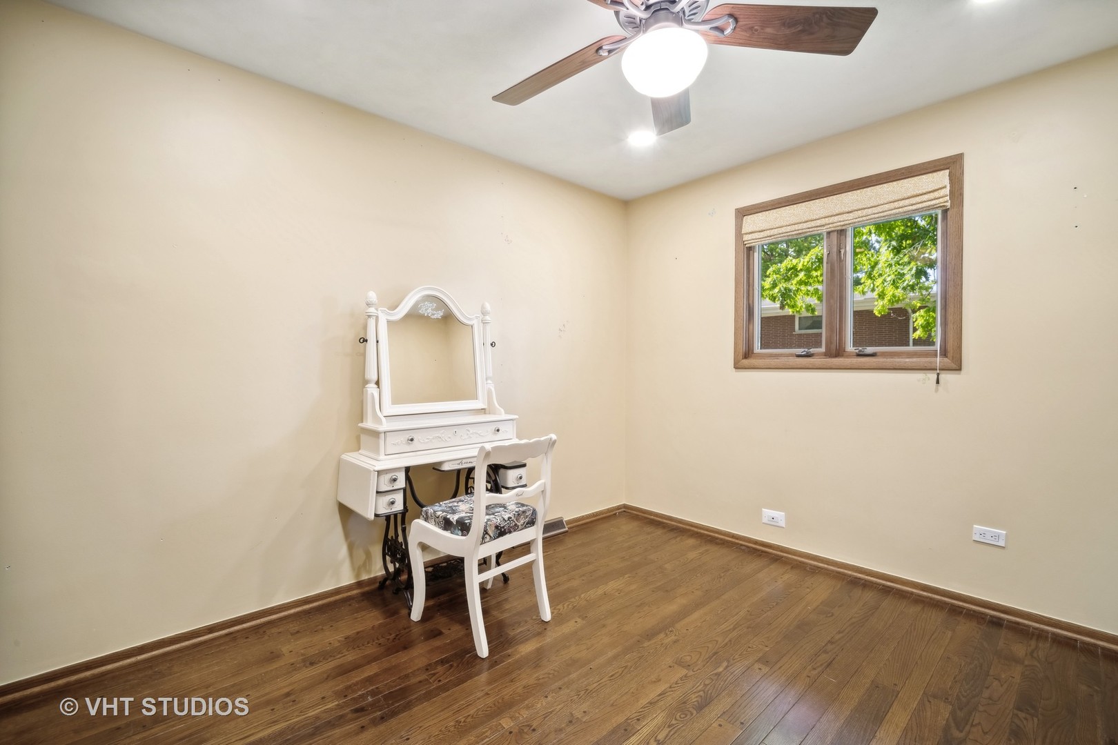 1059 Branch Road Gurnee, IL 60031 - Photo 11 of 28 a view of a workspace with furniture and wooden floor