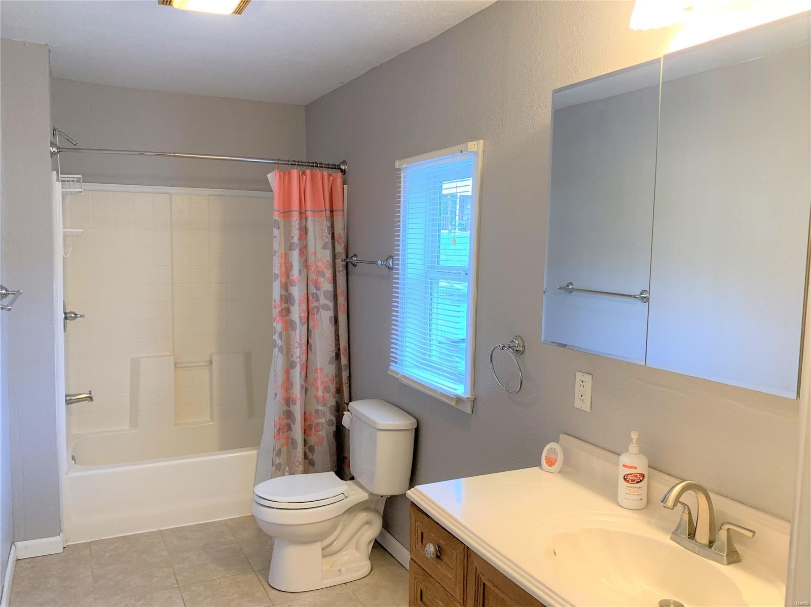 835 Chouteau Street Alton, IL 62002 - Photo 18 of 23