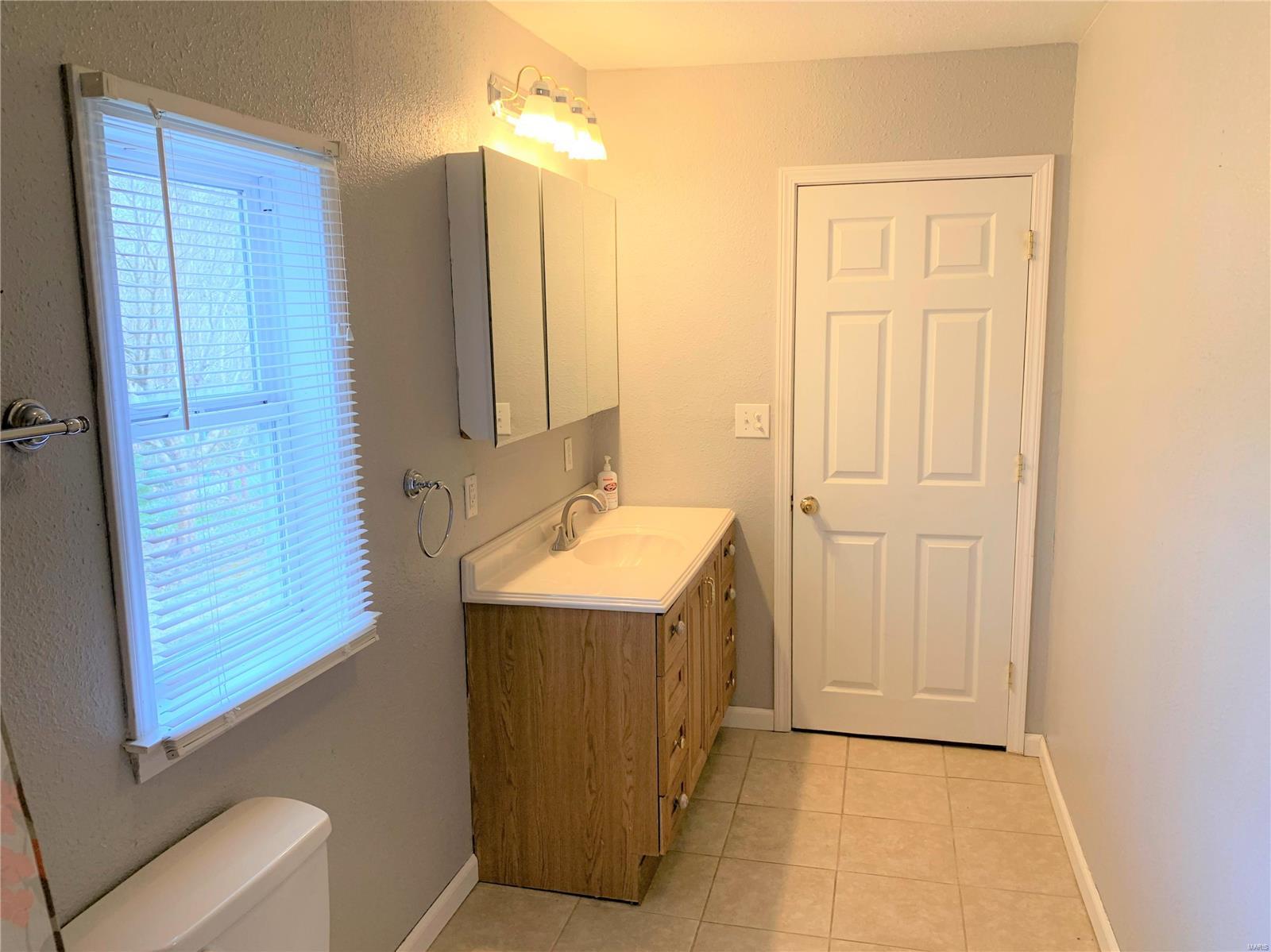 835 Chouteau Street Alton, IL 62002 - Photo 19 of 23