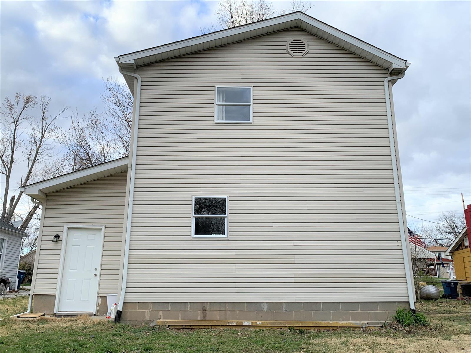 835 Chouteau Street Alton, IL 62002 - Photo 3 of 23