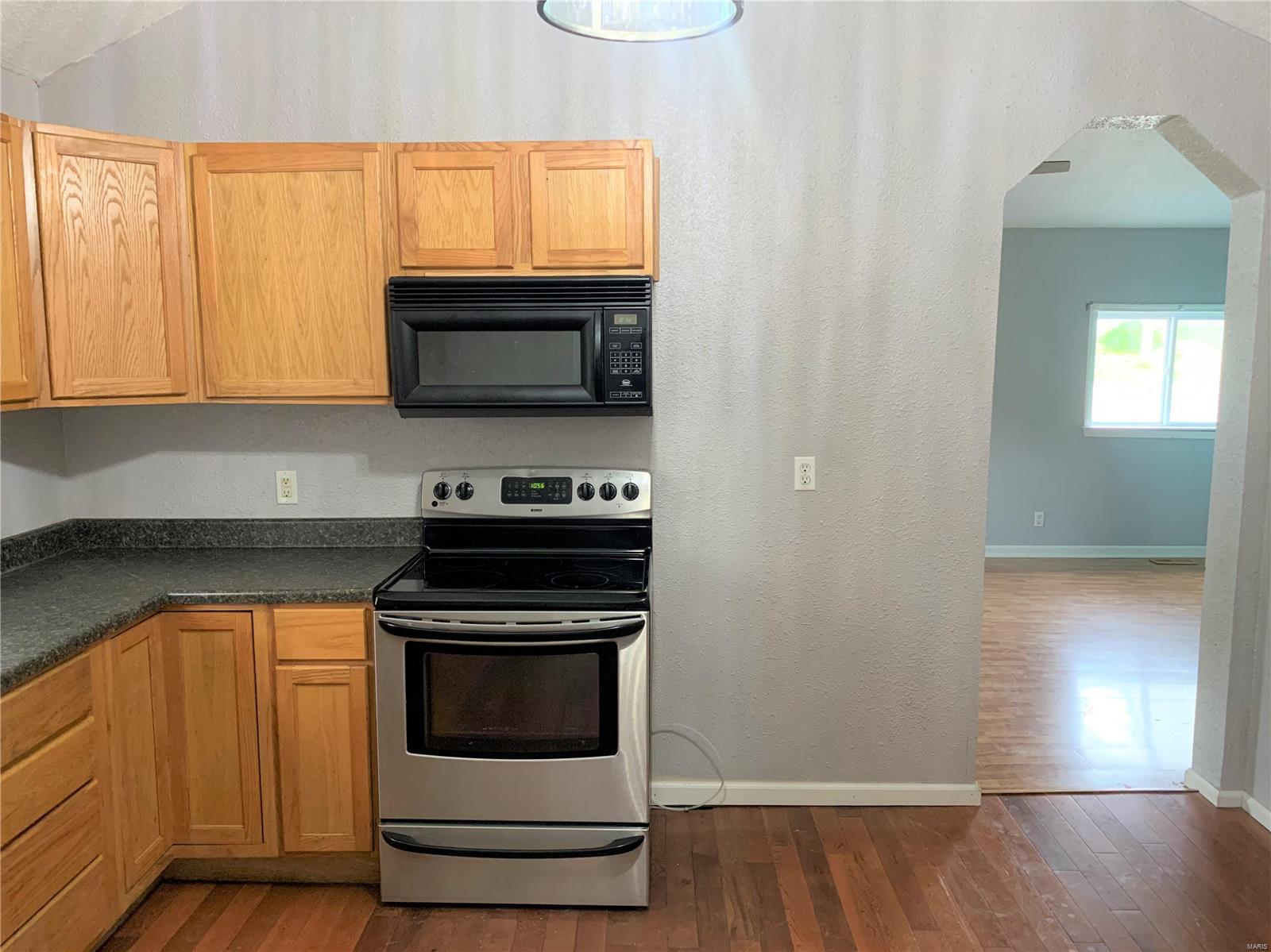 835 Chouteau Street Alton, IL 62002 - Photo 8 of 23