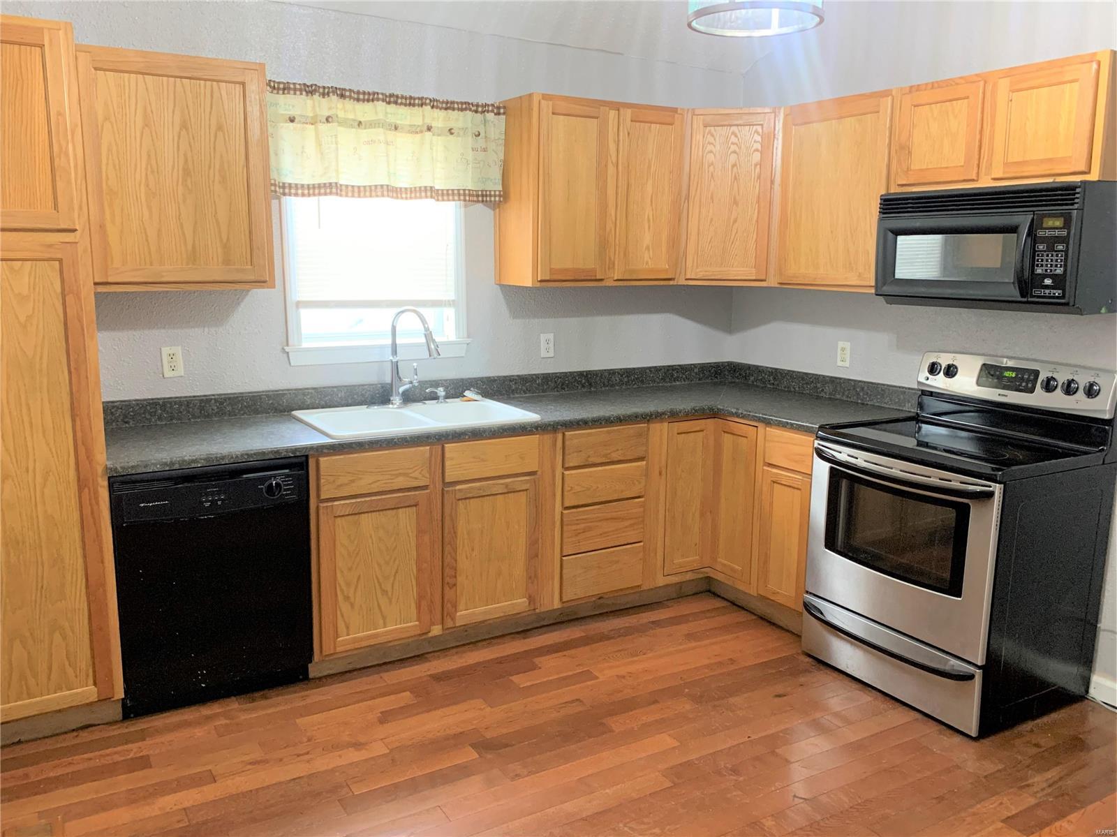 835 Chouteau Street Alton, IL 62002 - Photo 9 of 23