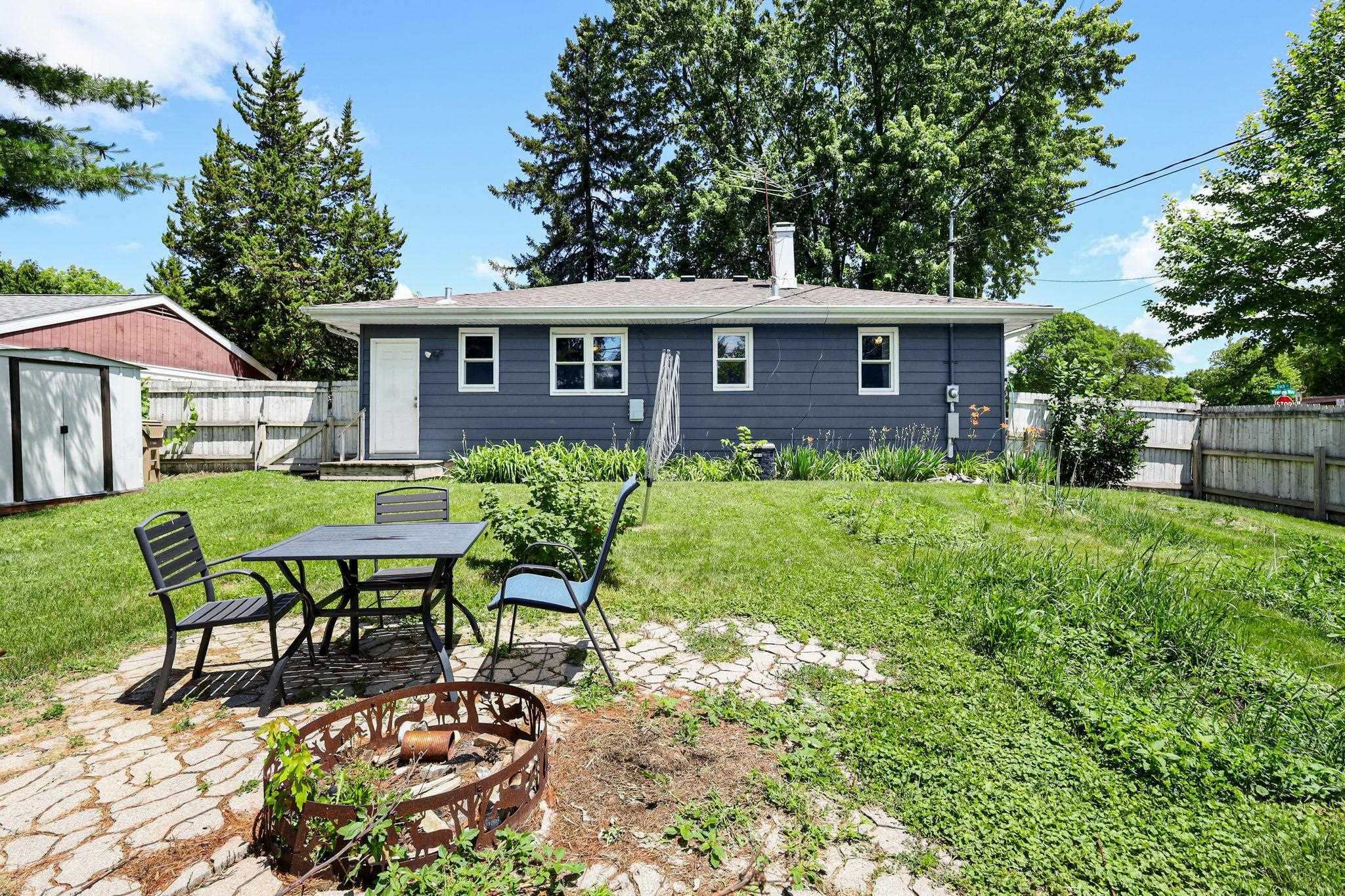 1417 Wyoming Way Madison, WI 53704 - Photo 25 of 37