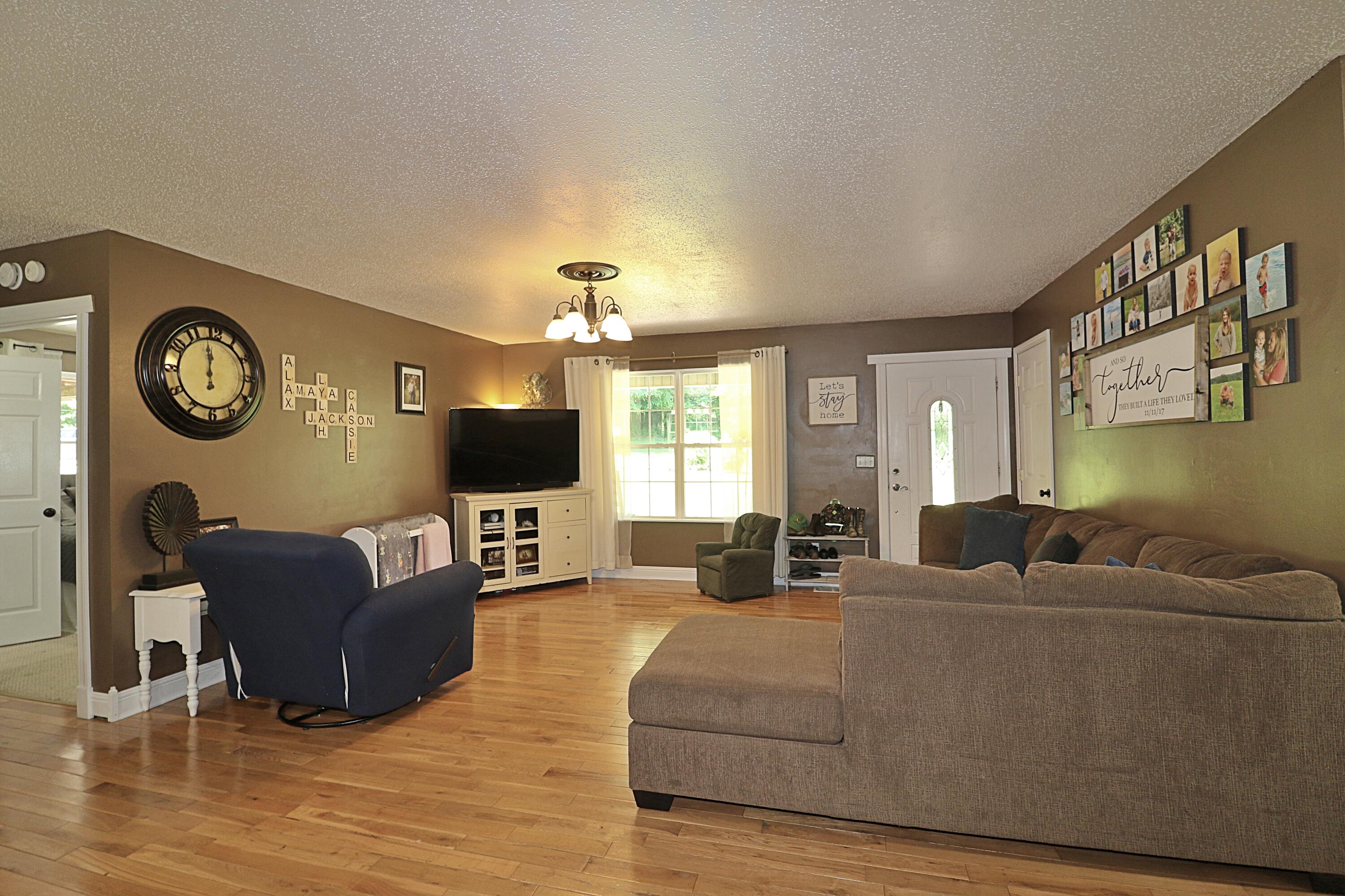 525 Bird Holler Road Oneida, TN 37841 - Photo 13 of 40 094A4527