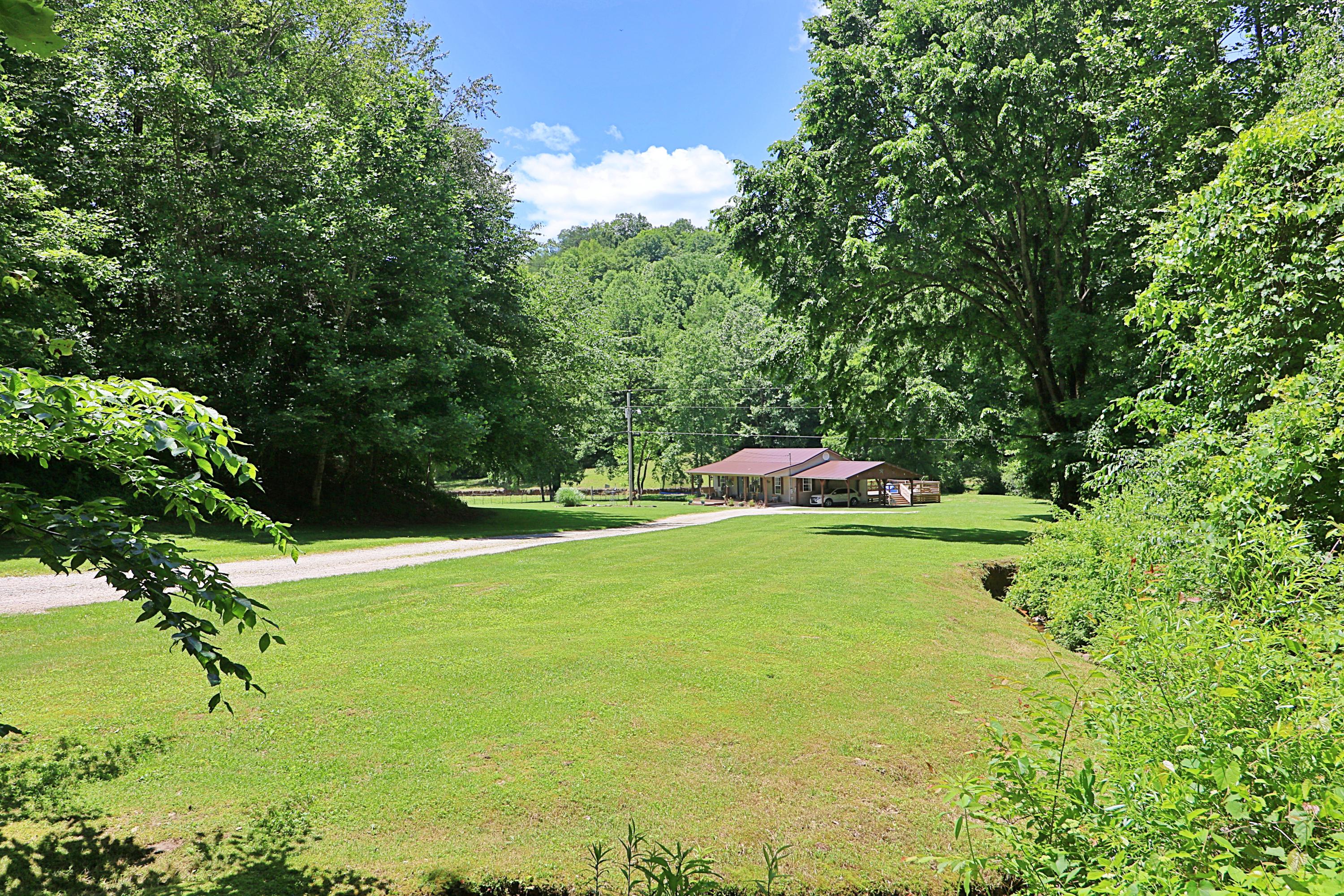 525 Bird Holler Road Oneida, TN 37841 - Photo 39 of 40 094A4540