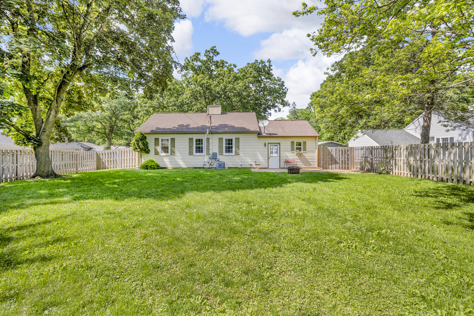 1603 Park Road Jackson, MI 49203 - Photo 3 of 41 0N0A2288