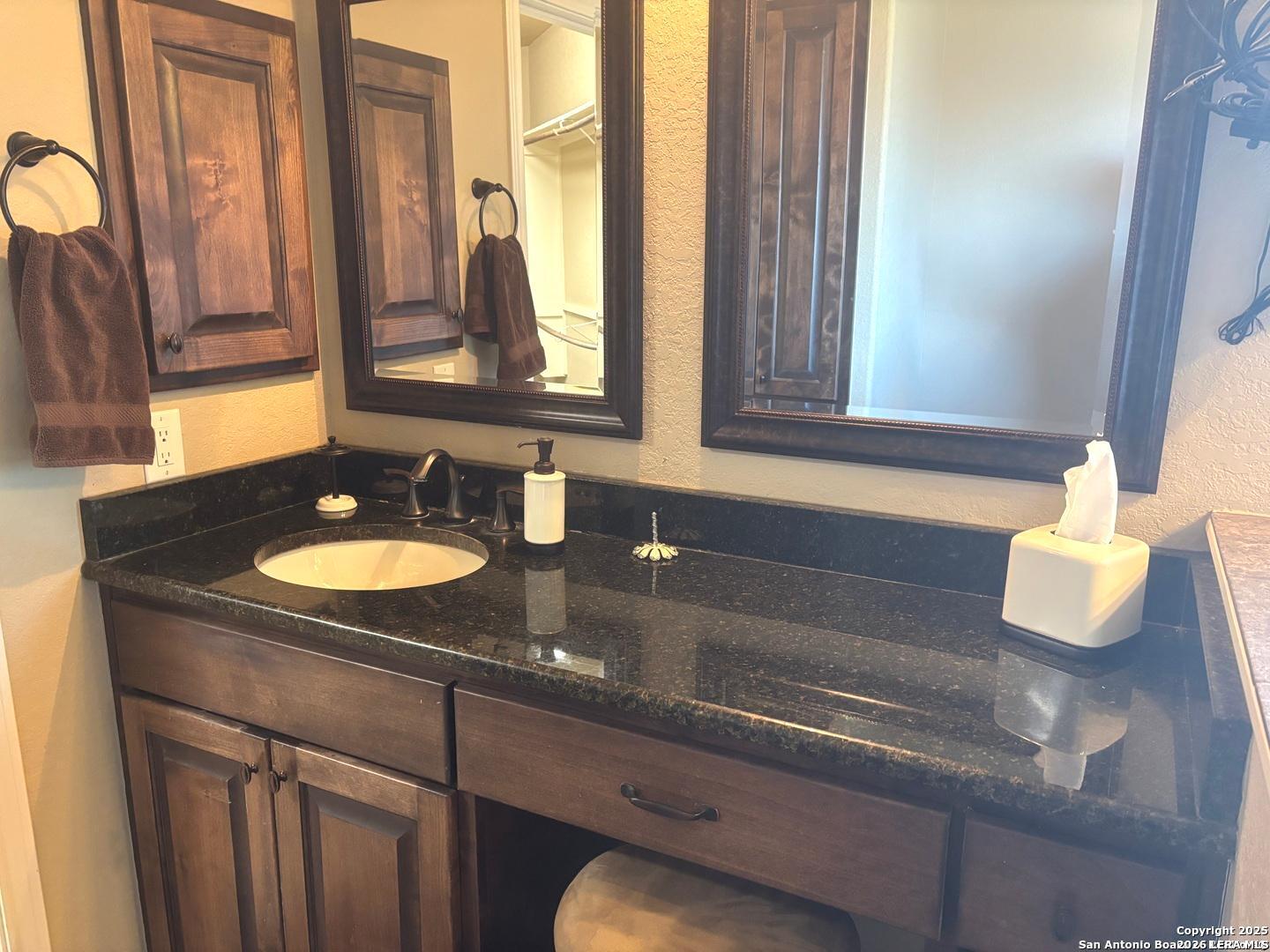 104 Park View Poth, TX 78147 - Photo 10 of 37