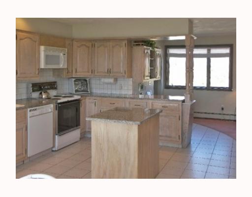 124 Old Boston Neck Road Narragansett, RI 02882 - Photo 8 of 8 Kitchen.