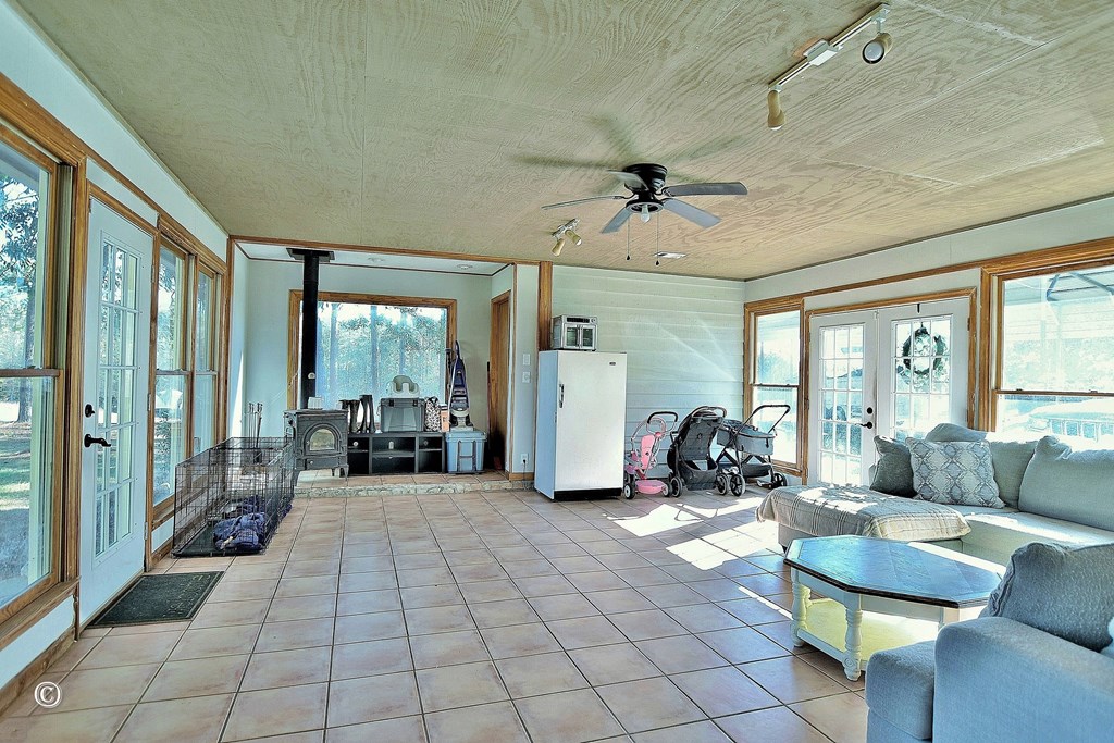 129 Hunter Road Cataula, GA 31804 - Photo 27 of 28 a living room with furniture