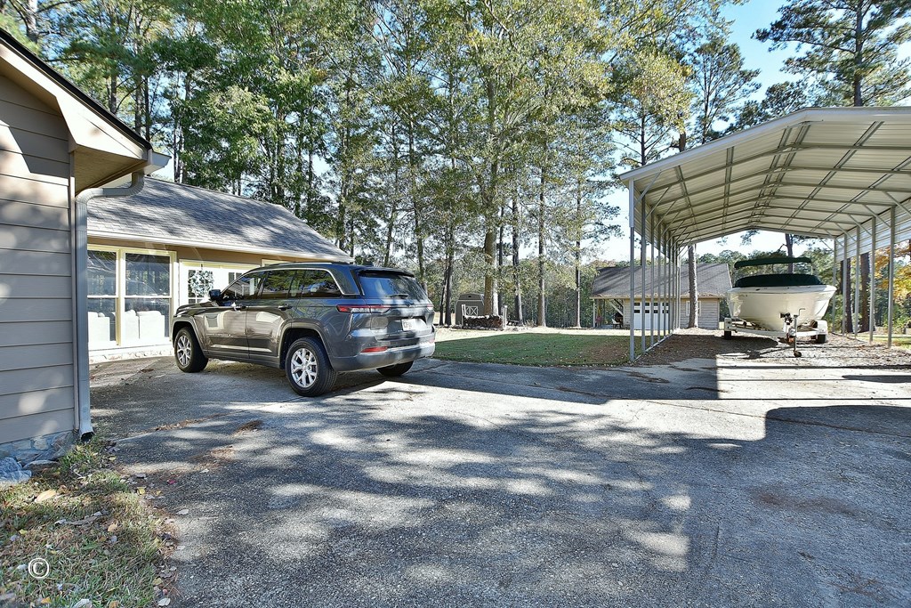 129 Hunter Road Cataula, GA 31804 - Photo 3 of 28 a view of a car park in front of house