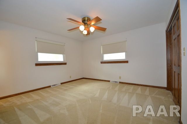 5212 West Pfeiffer Road Bartonville, IL 61607 - Photo 8 of 15 Gallery Image 8