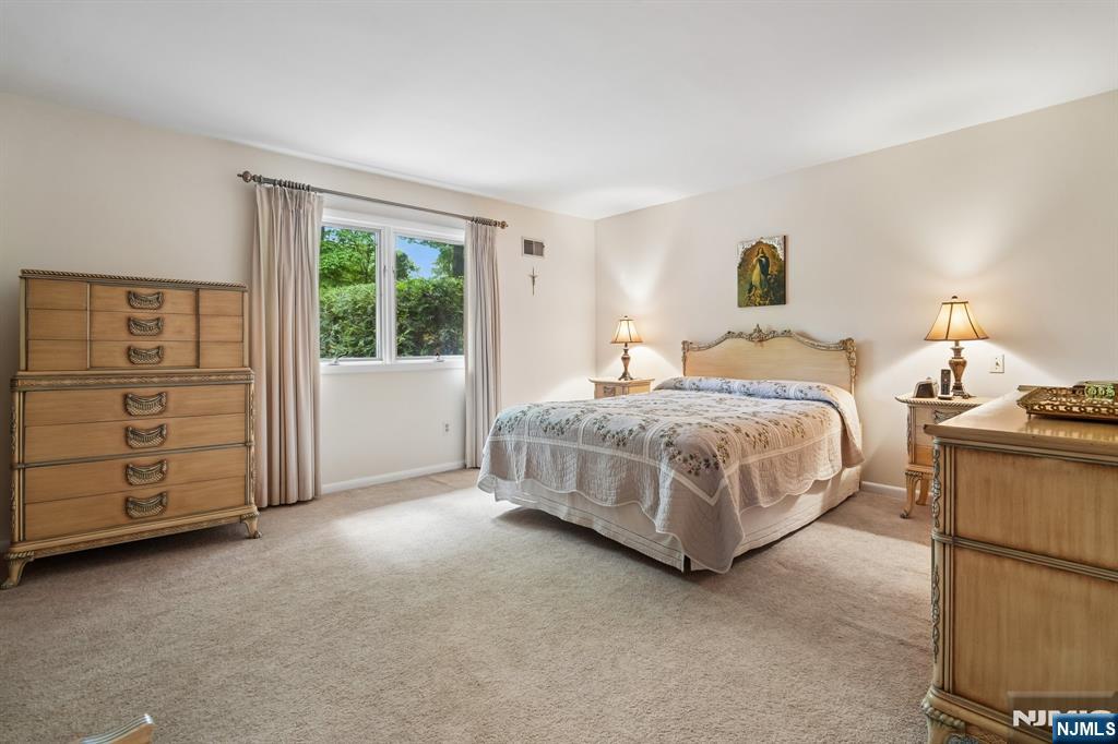 107 Arverne Road West Orange, NJ 07052 - Photo 23 of 50