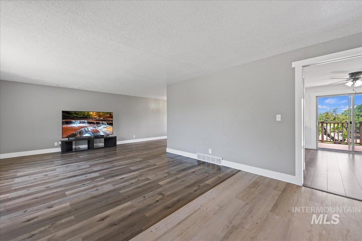 25150 Geri Lane Caldwell, ID 83607 - Photo 7 of 40