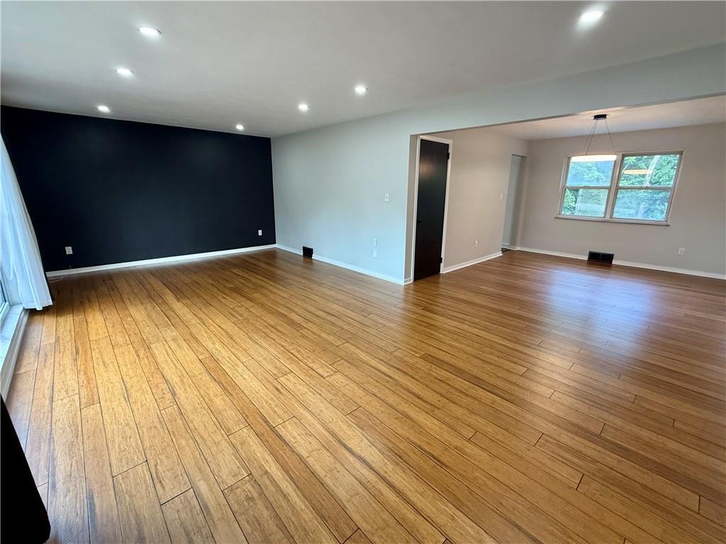 3548 Ridgewood Drive Pittsburgh, PA 15235 - Photo 3 of 25