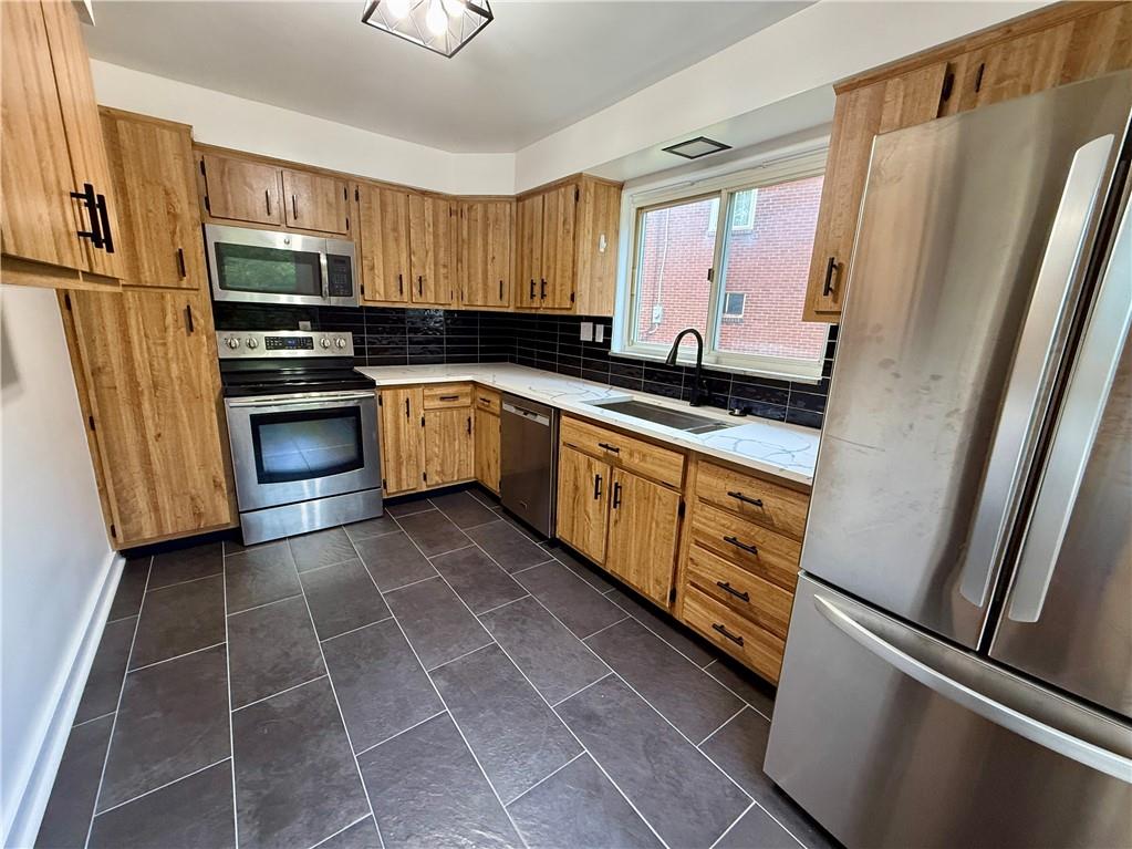 3548 Ridgewood Drive Pittsburgh, PA 15235 - Photo 6 of 25