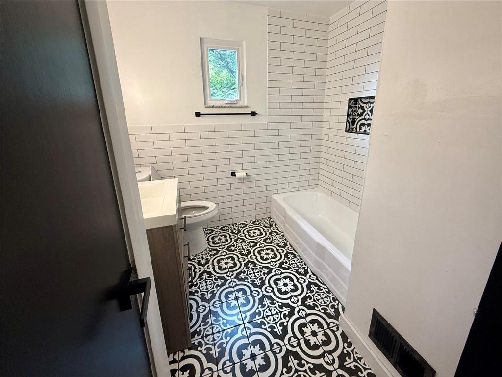 3548 Ridgewood Drive Pittsburgh, PA 15235 - Photo 9 of 25