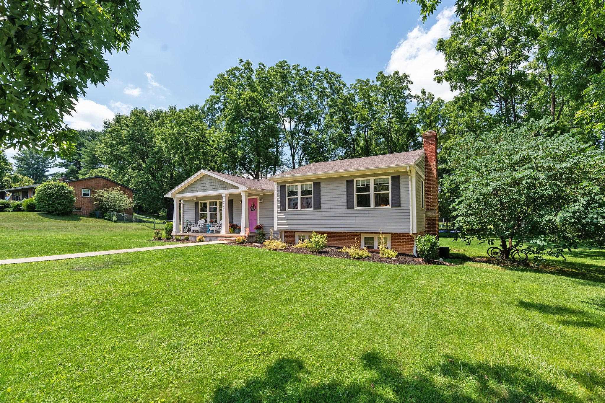 1215 Chatham Road Waynesboro, VA 22980 - Photo 3 of 59 Gallery Image 3