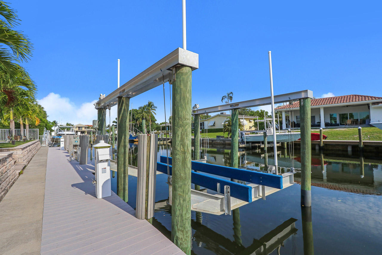 643 Riverside Road North Palm Beach, FL 33408 - Photo 3 of 7 Dock & Lift