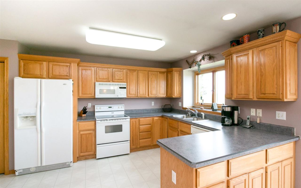 1592 Iwv Road Southwest Oxford, IA 52322 - Photo 8 of 25 Gallery Image 8