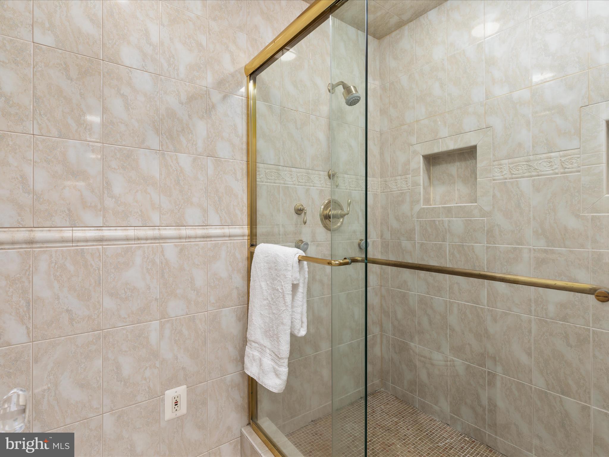 933 Ridge Drive McLean, VA 22101 - Photo 46 of 71 2E6A1895_933 Ridge Dr - Absolute Altitude - 10 - 2