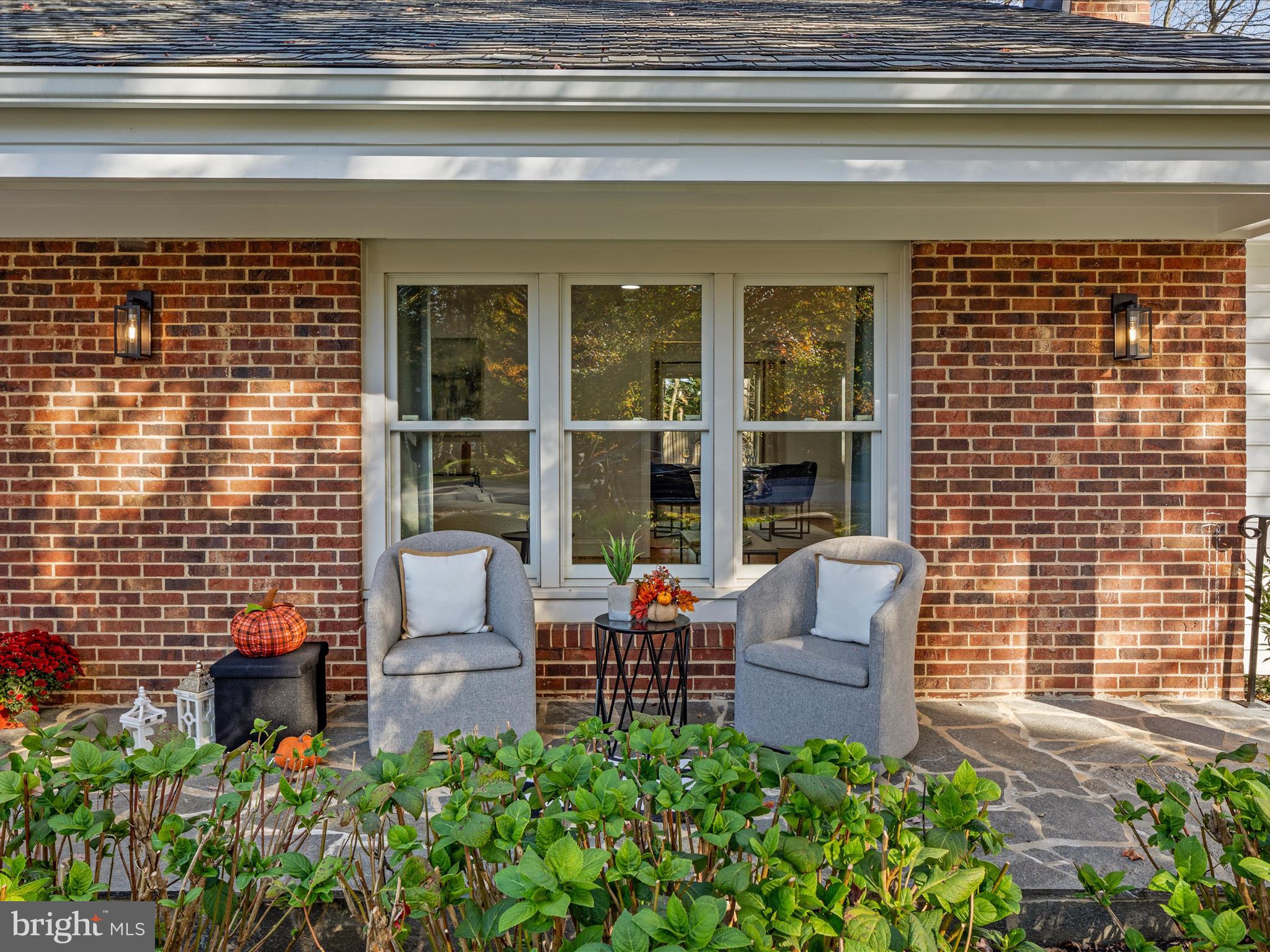 933 Ridge Drive McLean, VA 22101 - Photo 6 of 71 2E6A2059_933 Ridge Dr - Absolute Altitude - 10 - 2