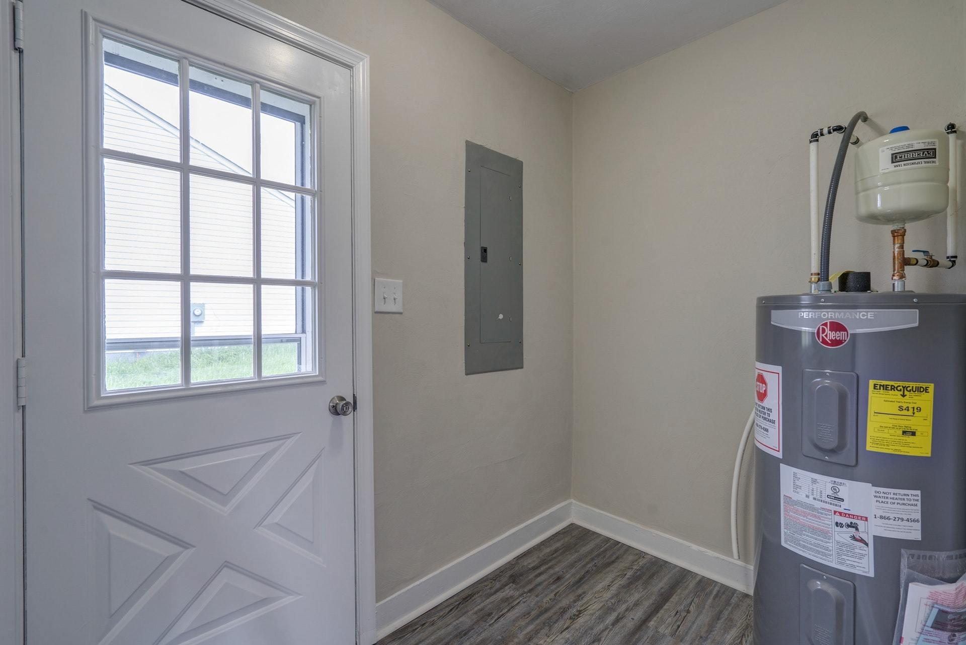 905 North Mill Road Salem, VA 24153 - Photo 8 of 21 009-343783-DSC00341_2_3_4_5_8771892