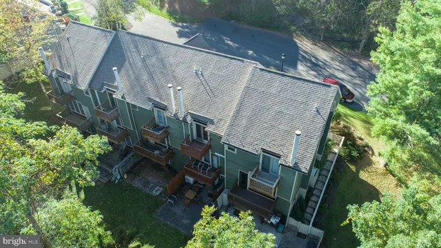 $394,000 | 5 Lakeview Court, Unit 5C, McHenry, MD 21541