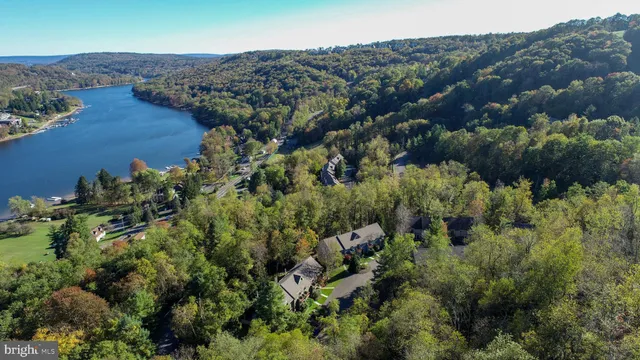 $394,000 | 5 Lakeview Court, Unit 5C, McHenry, MD 21541