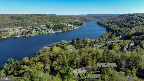 $389,000 | 5 Lakeview Court, Unit 5C, McHenry, MD 21541