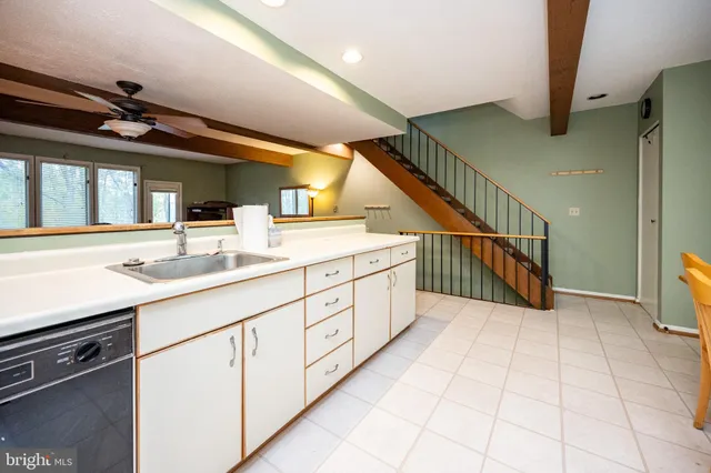 $394,000 | 5 Lakeview Court, Unit 5C, McHenry, MD 21541