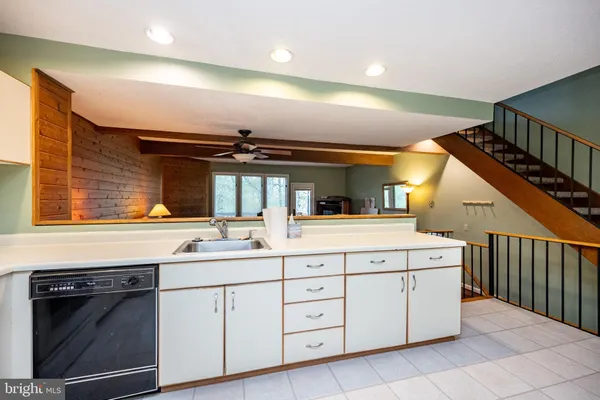 $389,000 | 5 Lakeview Court, Unit 5C, McHenry, MD 21541