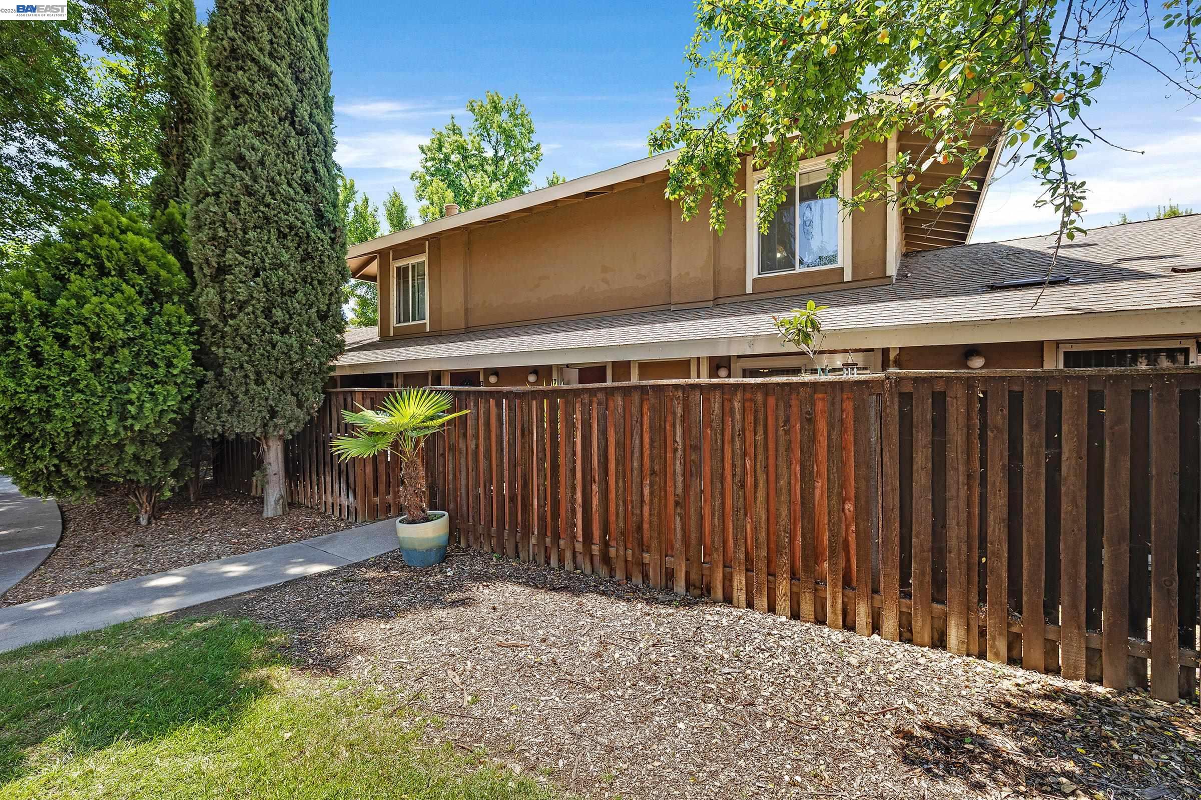 2011 Olivera Road, Unit B Concord, CA 94520 - Photo 9 of 49