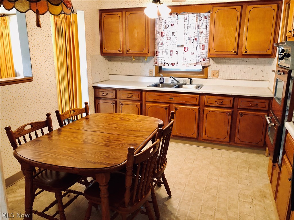 13525 Carpenter Road Garfield Heights, OH 44125 - Photo 5 of 19
