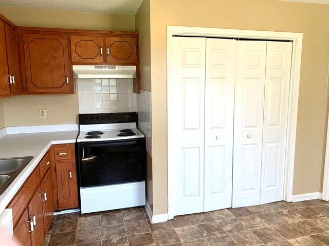 $1,050 | 101 Grant Avenue, Oak Grove, KY 42262