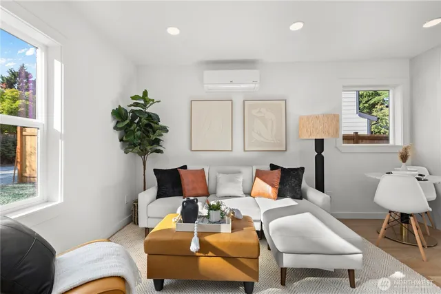 $725,000 | 9735 Evanston Avenue North, Seattle, WA 98103