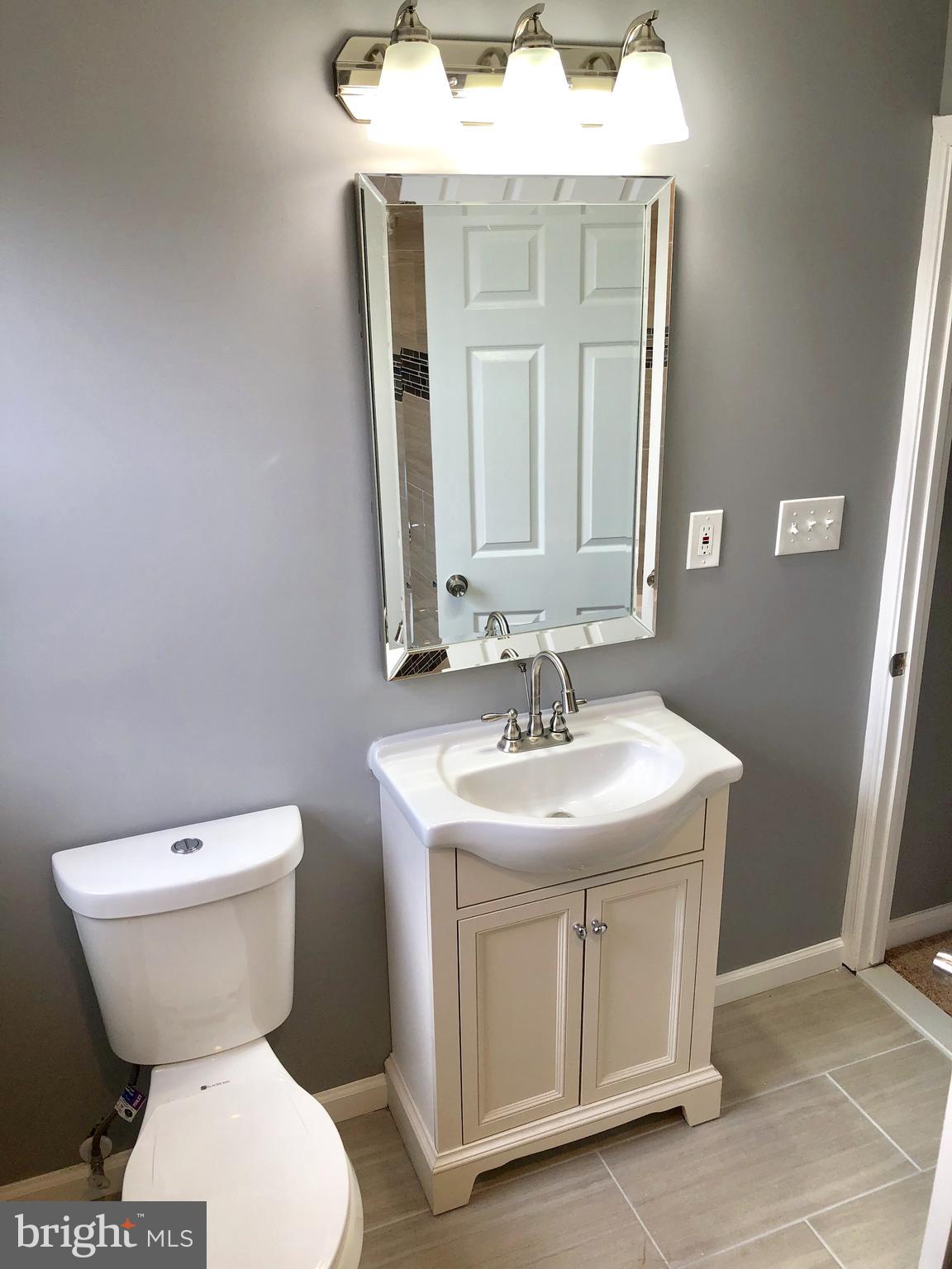 1915 Northbourne Road Baltimore, MD 21239 - Photo 10 of 22 Bath