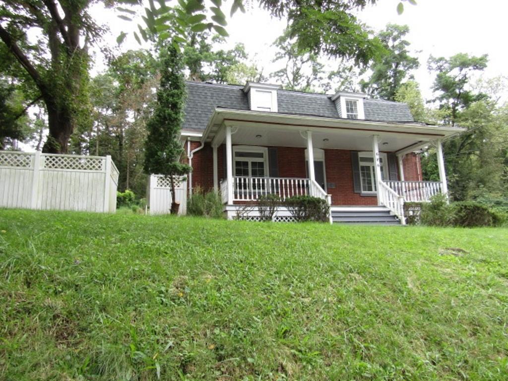 686 Filmore Road Pittsburgh, PA 15221 - Photo 2 of 29 Gallery Image 2