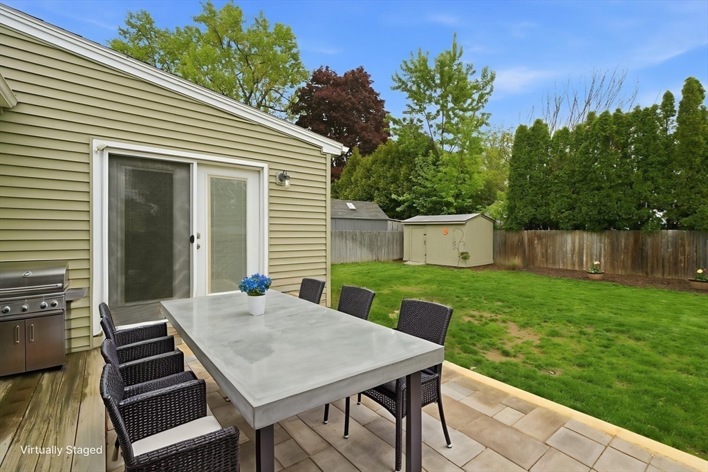 23 Gilman Street Springfield, MA 01118 - Photo 35 of 41