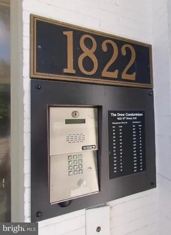 a close up of a street sign